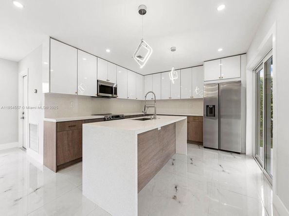 12273 SW 27th St, Miami FL 33175