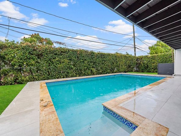 12273 SW 27th St, Miami FL 33175