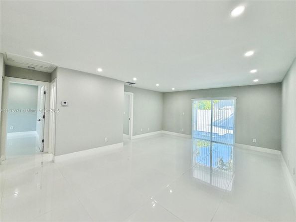 11240 SW 33rd Cir Pl, Miami FL 33165