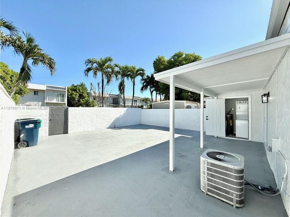 11240 SW 33rd Cir Pl, Miami FL 33165