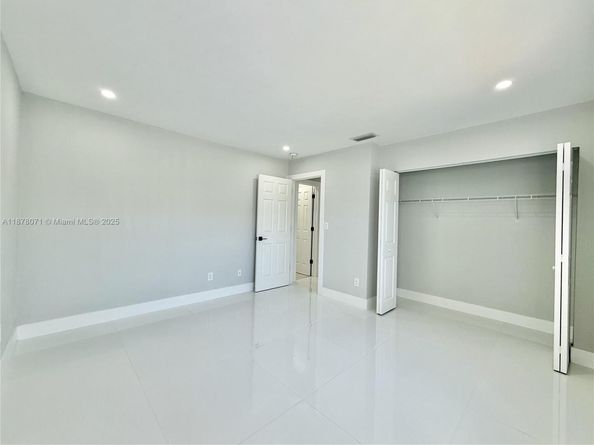 11240 SW 33rd Cir Pl, Miami FL 33165