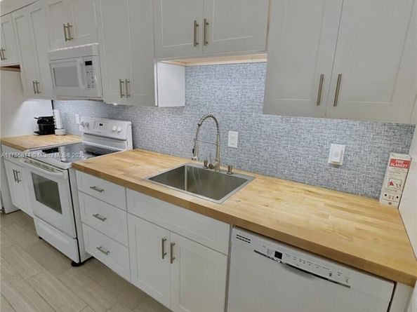 2201 NE 66th St 1301, Fort Lauderdale FL 33308