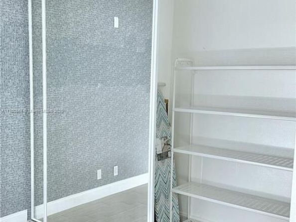 2201 NE 66th St 1301, Fort Lauderdale FL 33308