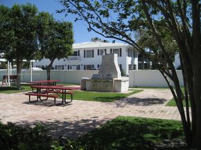 2201 NE 66th St 1301, Fort Lauderdale FL 33308