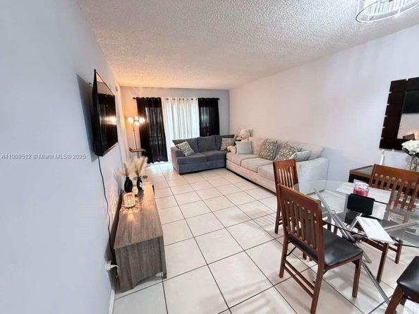 4311 Crystal Lake Dr 120, Deerfield Beach FL 33064