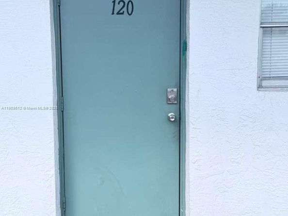 4311 Crystal Lake Dr 120, Deerfield Beach FL 33064