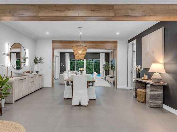 54 Bay Heights Dr, Miami FL 33133