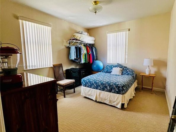2499 SE 14th St, Homestead FL 33035