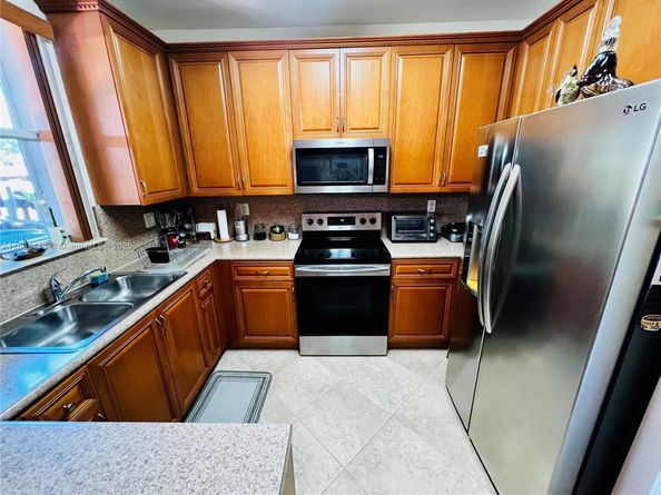 2499 SE 14th St, Homestead FL 33035