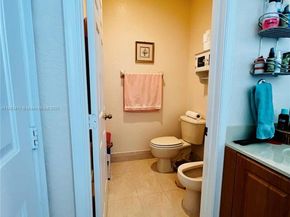 2499 SE 14th St, Homestead FL 33035