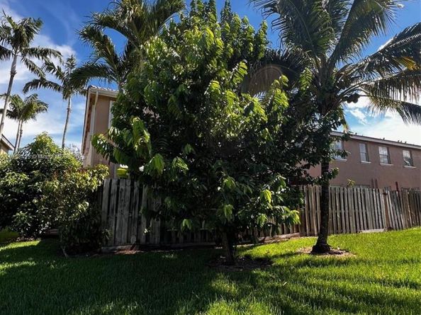 2499 SE 14th St, Homestead FL 33035