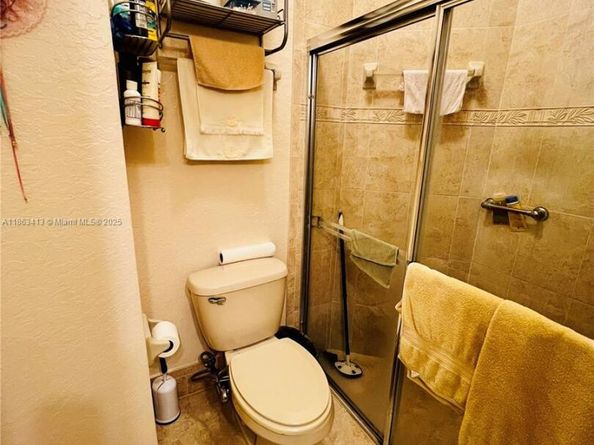 2499 SE 14th St, Homestead FL 33035