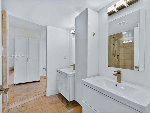 3 Grove Isle Dr C1802, Coconut Grove FL 33133