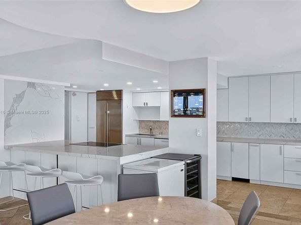 3 Grove Isle Dr C1802, Coconut Grove FL 33133