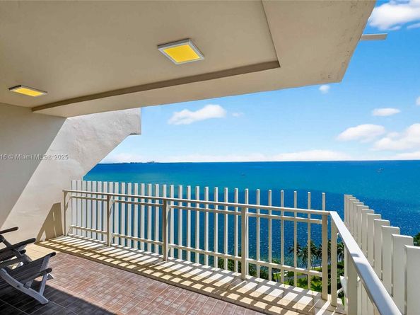 3 Grove Isle Dr C1802, Coconut Grove FL 33133