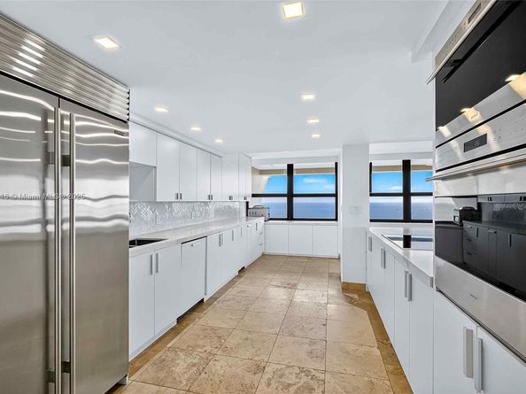 3 Grove Isle Dr C1802, Coconut Grove FL 33133