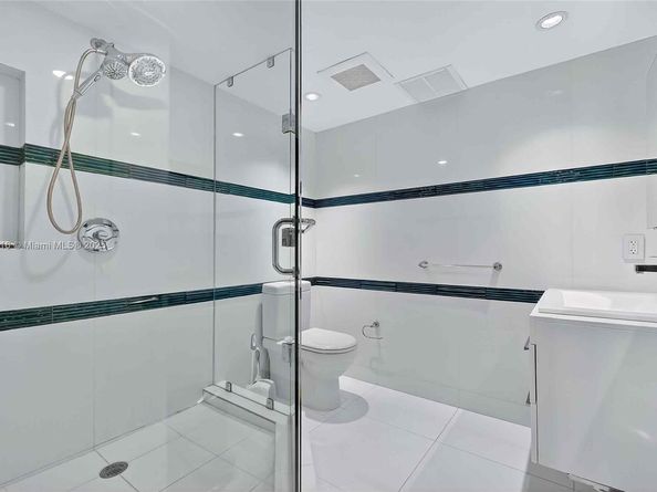 3 Grove Isle Dr C1802, Coconut Grove FL 33133