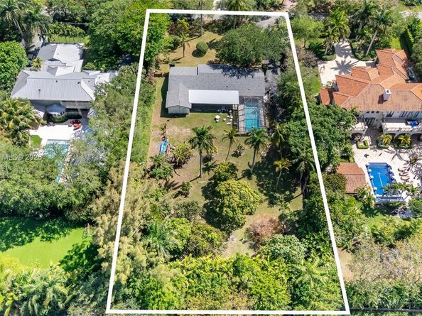 7485 SW 122nd St, Pinecrest FL 33156