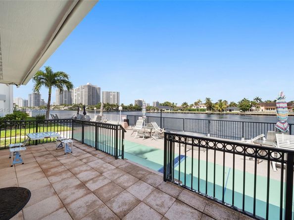 3127 S Ocean Dr 215, Hallandale Beach FL 33009