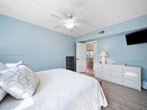 3127 S Ocean Dr 215, Hallandale Beach FL 33009