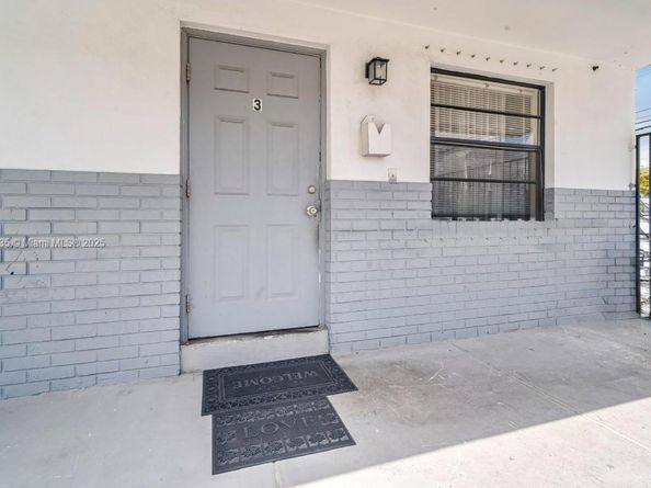 4030 SW 19th St, West Park FL 33023
