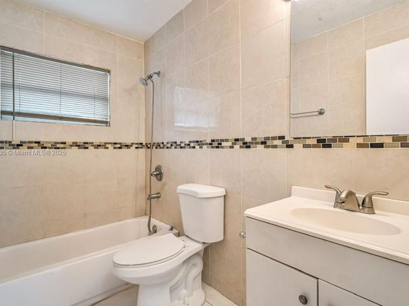 4030 SW 19th St, West Park FL 33023