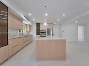 4053 SW 8th St, Plantation FL 33317