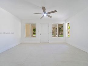 4053 SW 8th St, Plantation FL 33317