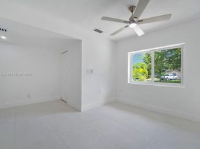4053 SW 8th St, Plantation FL 33317