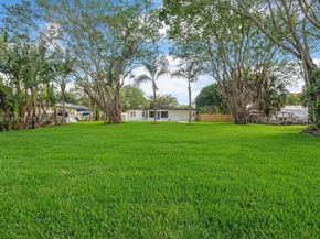 4053 SW 8th St, Plantation FL 33317