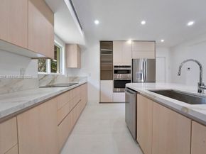 4053 SW 8th St, Plantation FL 33317