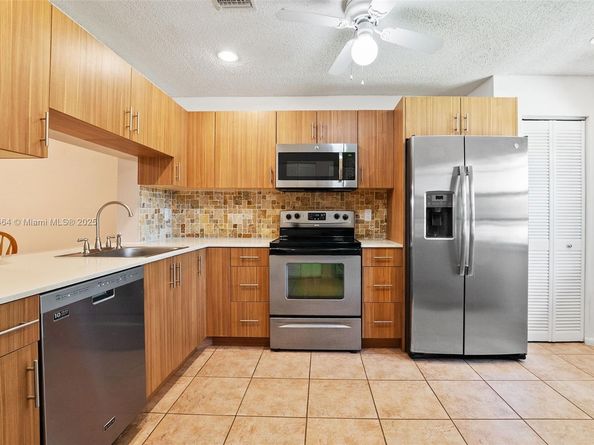 10946 W Sample Rd G1, Coral Springs FL 33065