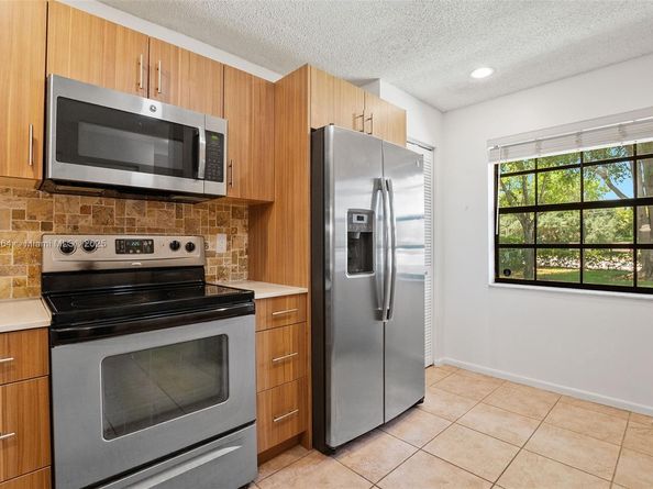 10946 W Sample Rd G1, Coral Springs FL 33065