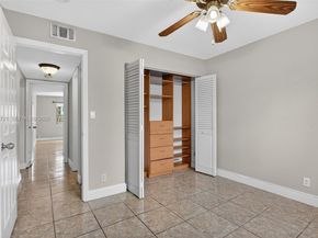 11160 NW 37th St, Sunrise FL 33351