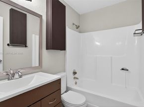 11160 NW 37th St, Sunrise FL 33351