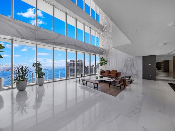 300 Biscayne Blvd Way 2009, Miami FL 33131