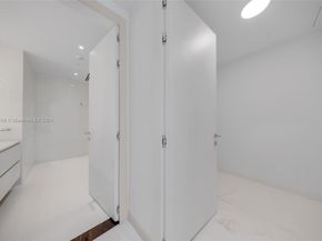 300 Biscayne Blvd Way 2009, Miami FL 33131