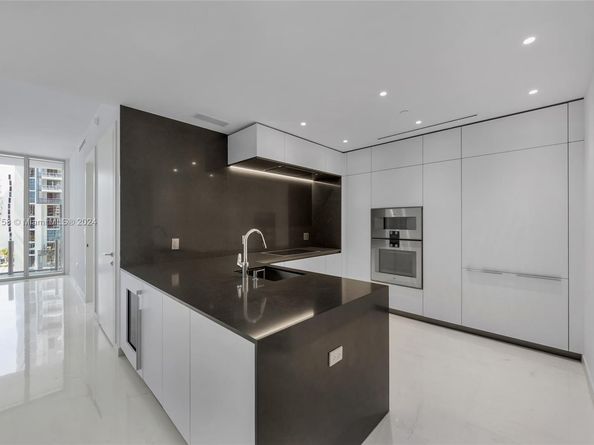 300 Biscayne Blvd Way 2009, Miami FL 33131