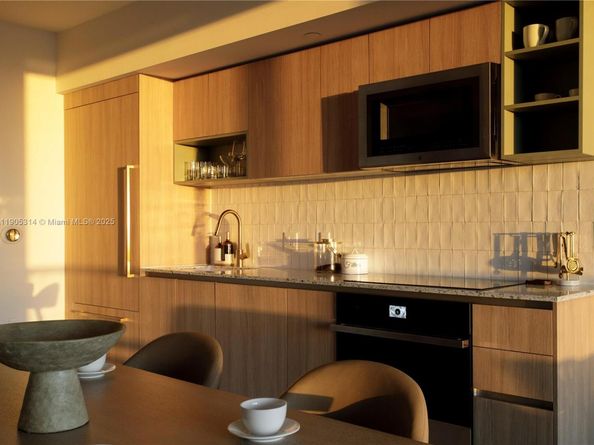 159 NE 6th St 2816, Miami FL 33132