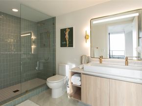 159 NE 6th St 2816, Miami FL 33132