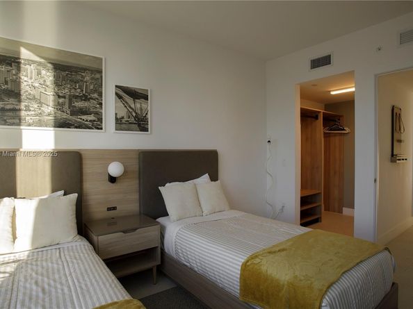 159 NE 6th St 2816, Miami FL 33132