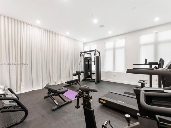 70 Camden Dr, Bal Harbour FL 33154