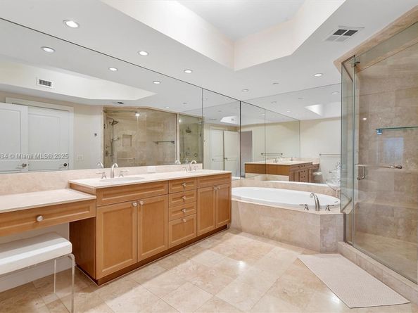 6000 Island Blvd 1007, Aventura FL 33160