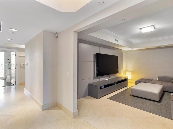 6000 Island Blvd 1007, Aventura FL 33160