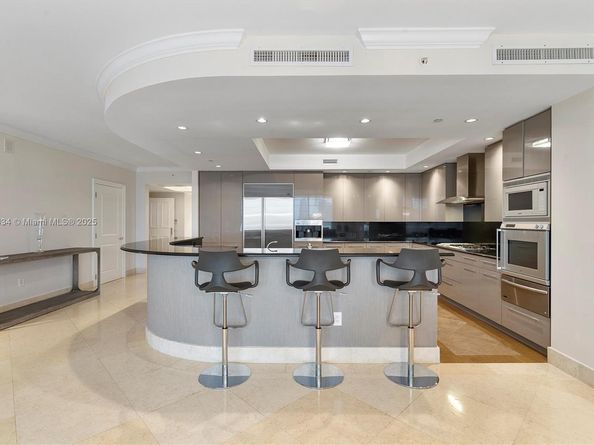 6000 Island Blvd 1007, Aventura FL 33160