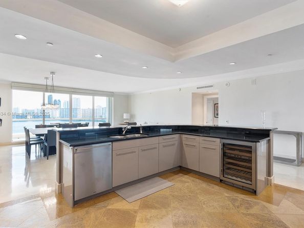 6000 Island Blvd 1007, Aventura FL 33160