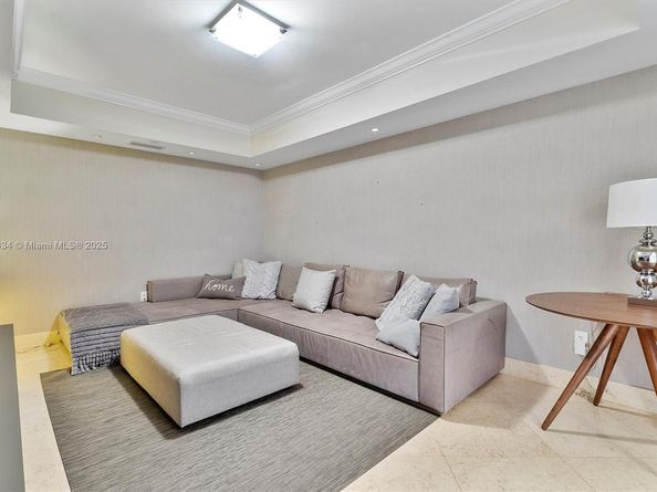 6000 Island Blvd 1007, Aventura FL 33160