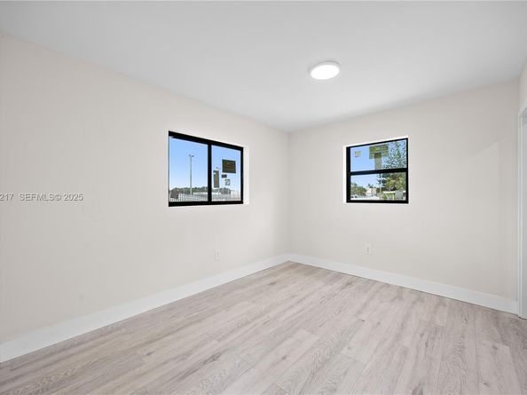 3850 NW 188TH St, Miami Gardens FL 33055