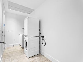 102 24th St PH1705, Miami Beach FL 33139