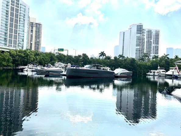 3500 Mystic Pointe Dr 1801, Aventura FL 33180